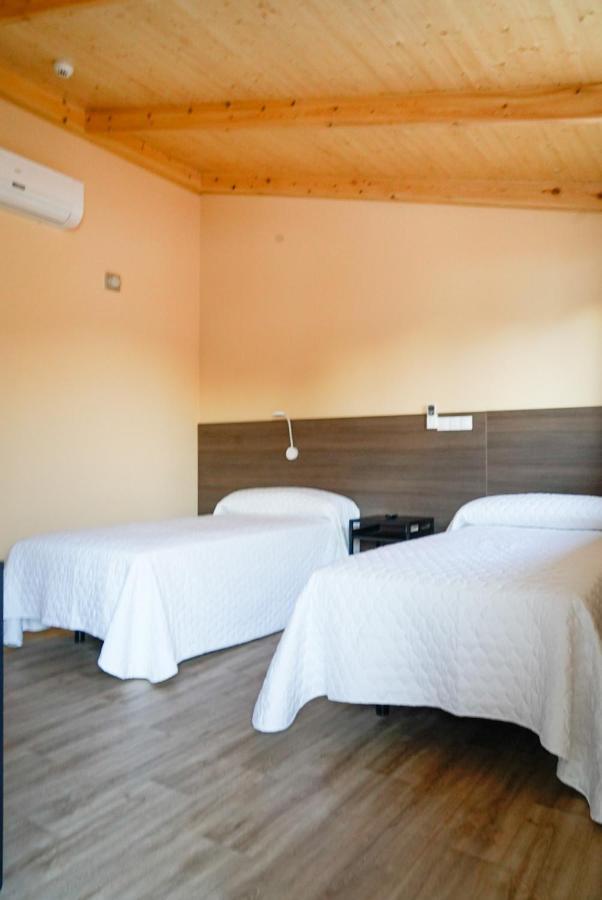 Hostal La Posada De Mari La Cabrera Exteriör bild
